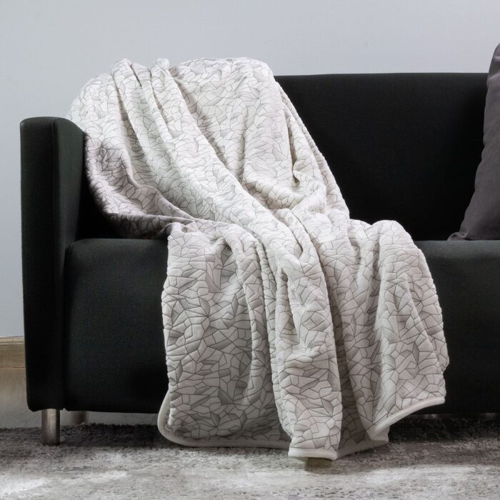 Plush Throws White Pattern